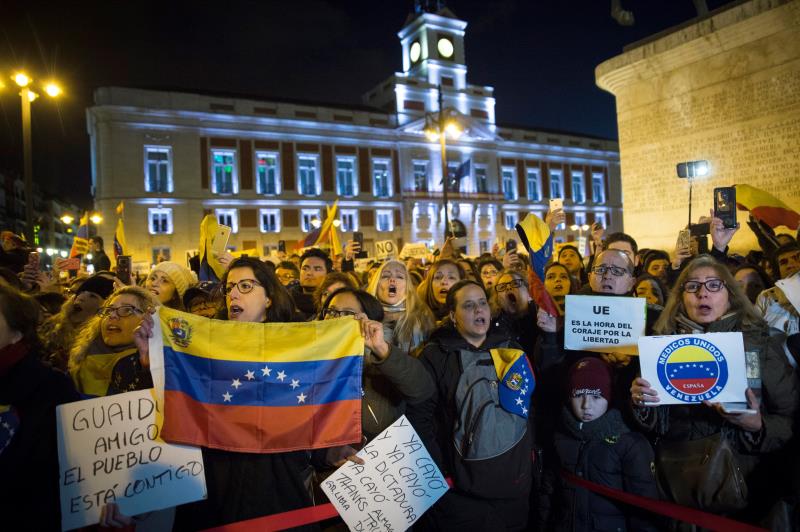 Los venezolanos en España se manifiestan en en apoyo de Juan Guaidó