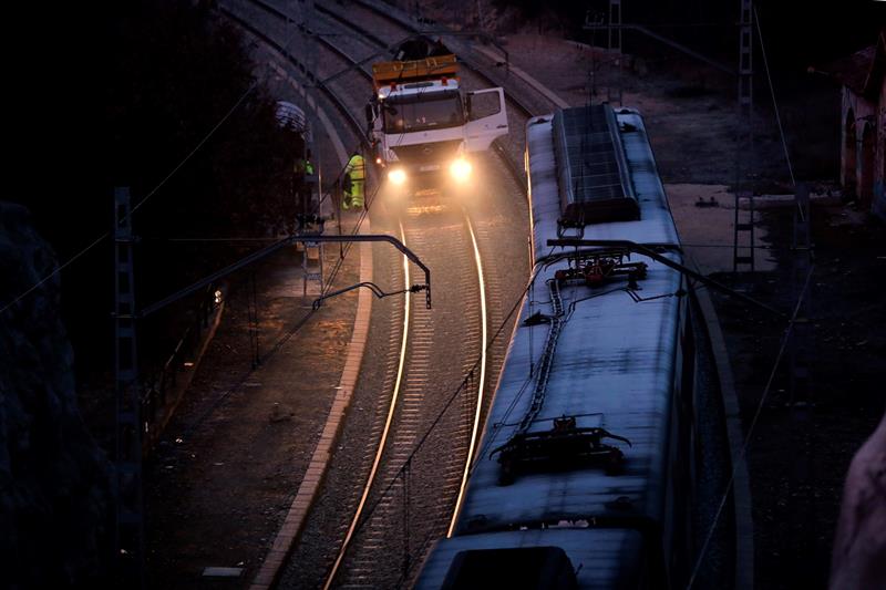 Un muerto y ocho heridos al chocar dos trenes de cercanías en Castellgalí