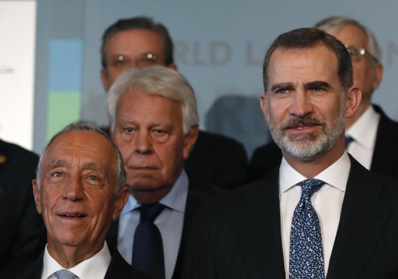 El rey: No es admisible apelar a una supuesta democracia sin respetar la ley