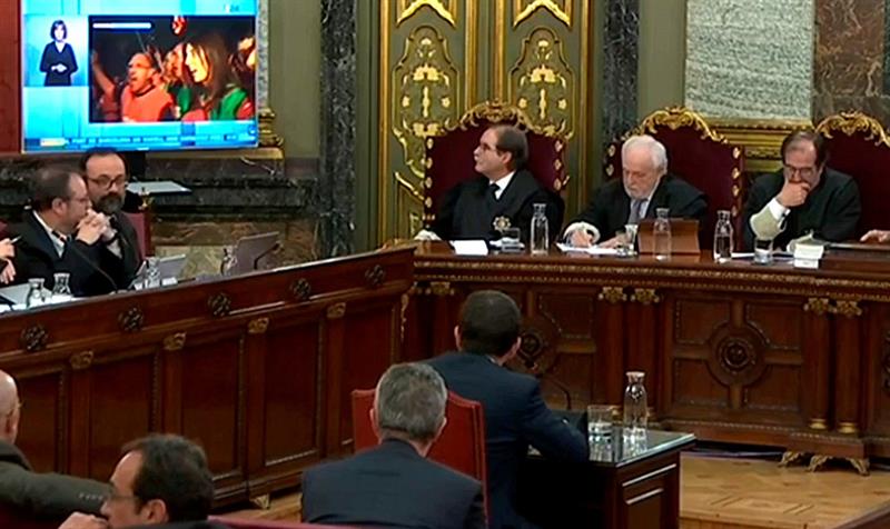 El juicio del proceso separatista  se adentra en el 1-O, con mandos policiales de testigos