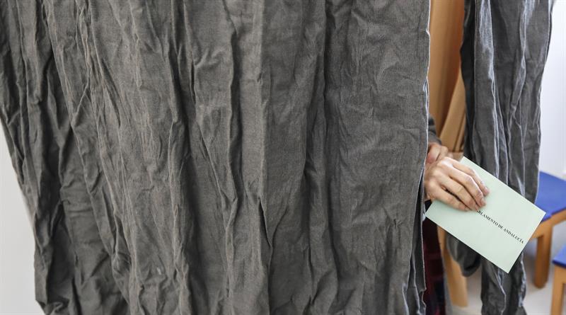 El 26 % de andaluces habría cambiado de saber el resultado de las elecciones