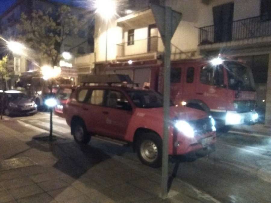 Desalojado un edificio de siete plantas en Los Arcos por un incendio