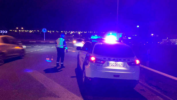 Un conductor resulta herido en un choque en la PA30