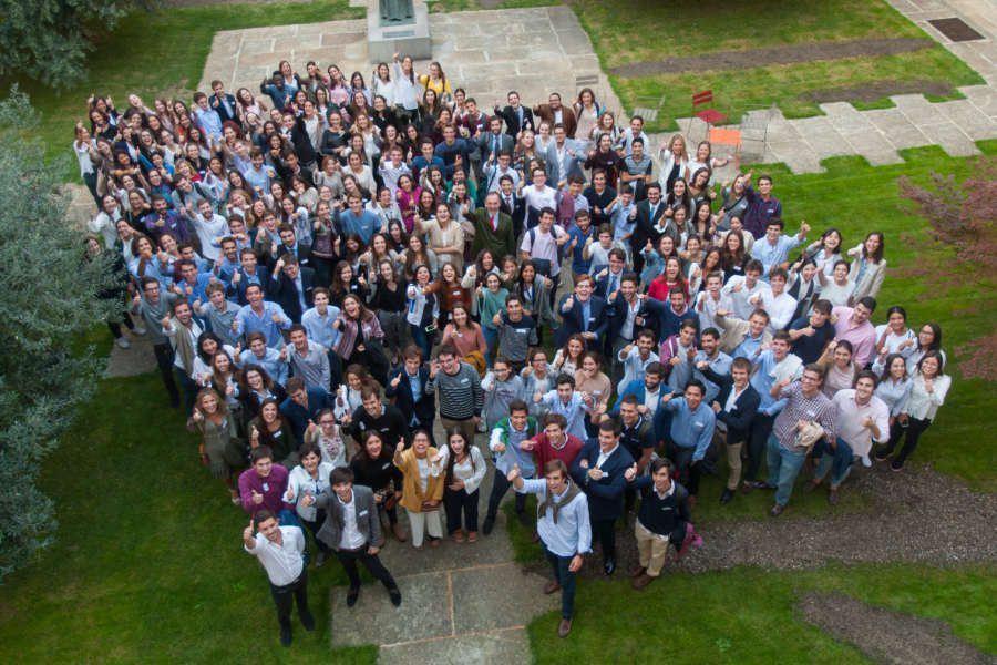 Las donaciones para las Becas Alumni de la Universidad de Navarra se multiplicarán gracias a la Fundación IEISA