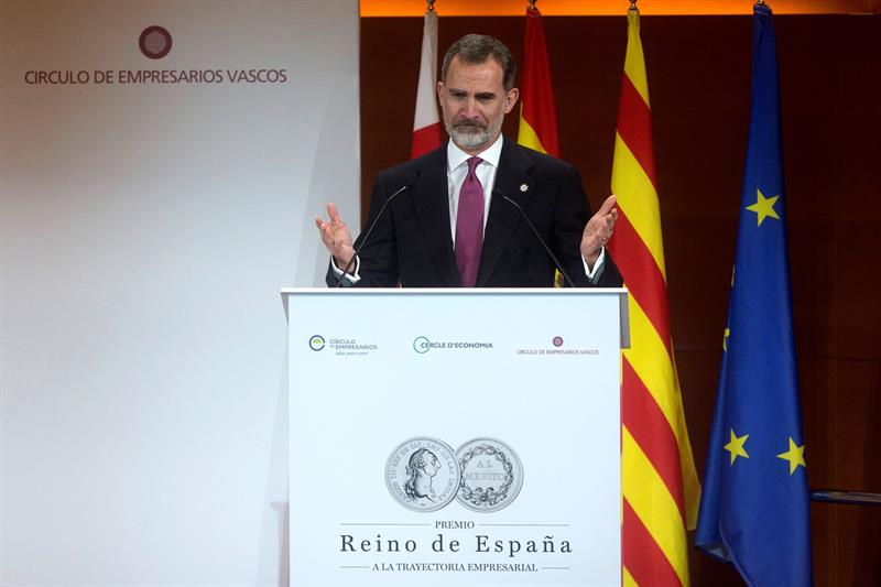 El rey ensalza 