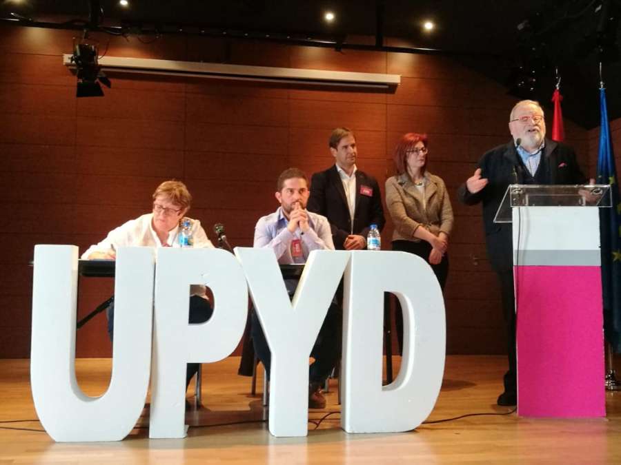 Brown, Savater y Pagaza obtienen el respaldo de UPYD para negociar acuerdos electorales con Cs