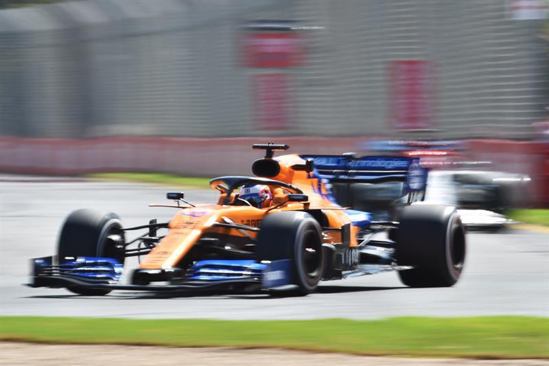 Carlos Sainz abandona el Gran Premio de Australia por rotura de motor