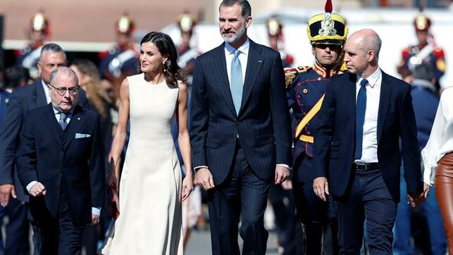 Felipe VI traslada a Macri el apoyo de España a las reformas en Argentina
