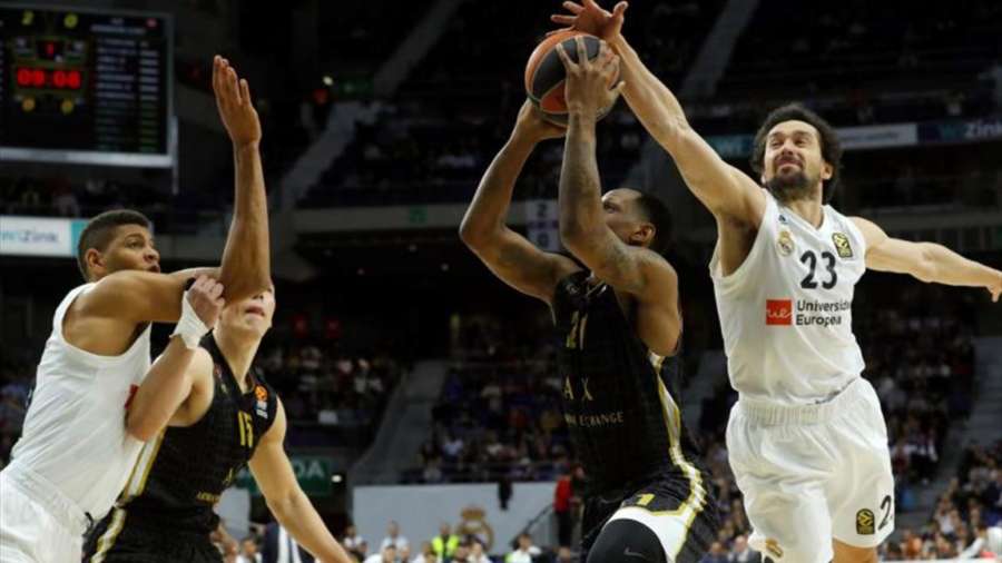 92-89. El Real Madrid sobrevive a los 35 puntos de James y al primer cuarto