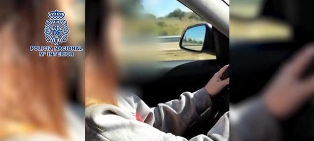 La Policía Nacional detiene a una menor por conducir a más de 220 km/h mientras era grabada por su acompañante