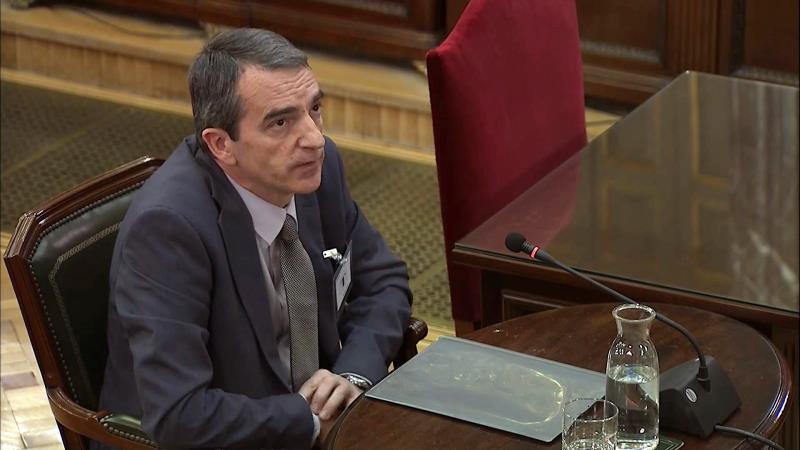 Juicio proceso: Otro comisario de los Mozos dice que De los Cobos aceptó su dispositivo del 1-O