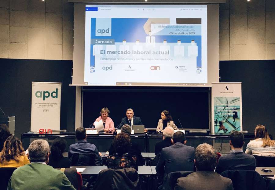 Directores de operaciones, fábrica y márketing digital, los mejor pagados en Navarra