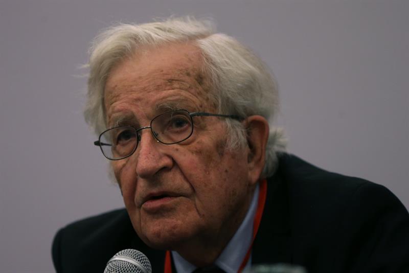 Noam Chomsky, Premio BBVA de Humanidades por sus contribuciones al lenguaje