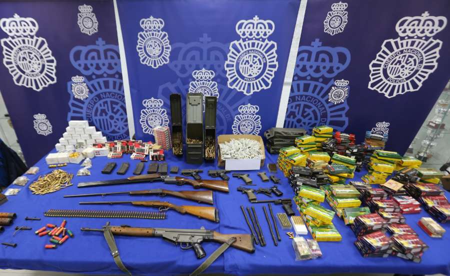 Desmantelado en Córdoba un taller clandestino de modificación de armas de fuego