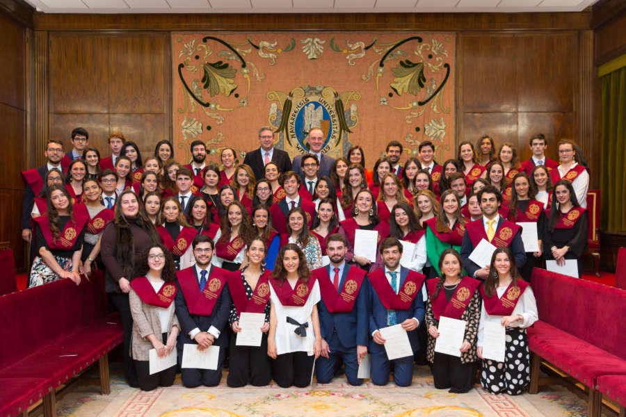 75 alumnos del Programa de Becas Alumni de la Universidad de Navarra celebran su graduación