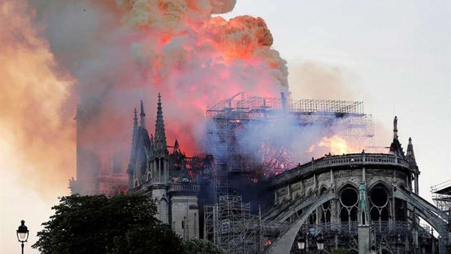 Las autoridades creen que el incendio de Notre Dame tuvo un origen accidental