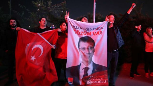 El partido de Erdogan logra anular la victoria de la oposición en Estambul