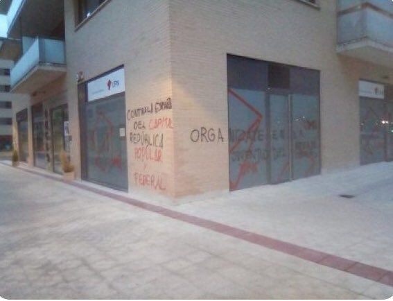 De nuevo aparecen pintadas las sedes de UPN y Cs