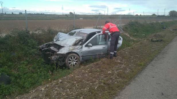 Salida de vía en AP-68 de un coche ocupado por una mujer y su hija de 7 años