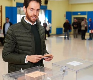 28-A: Sayas (Navarra Suma): Hoy se decide el futuro de Navarra y de España