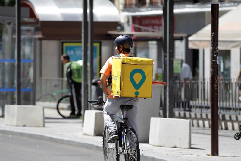 UGT denuncia a Glovo ante la Fiscalía por varios delitos contra los trabajadores