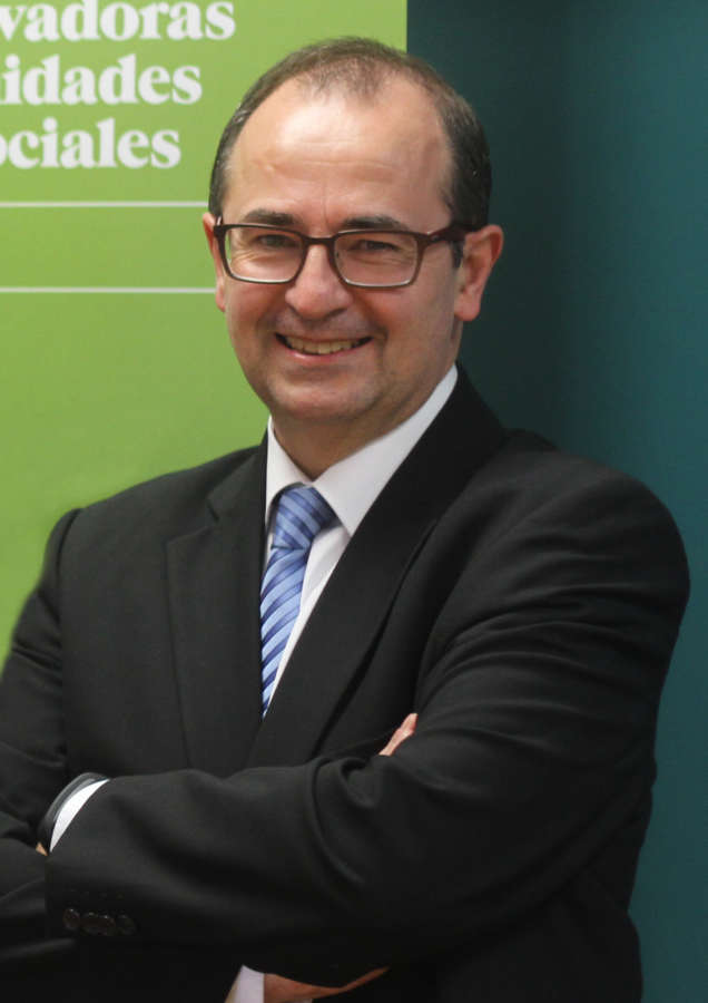 Centeno, médico e investigador de la Universidad de Navarra, recibe el máximo galardón de la Sociedad Europea de Cuidados Paliativos