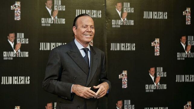 El juicio por paternidad a Julio Iglesias, a puerta cerrada y sin el cantante