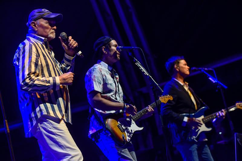 The Beach Boys llenan de buenas vibraciones el BBK Music Legends