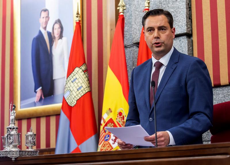 El voto de Vox a su candidato permite que el PSOE gobierne 'in extremis' Burgos