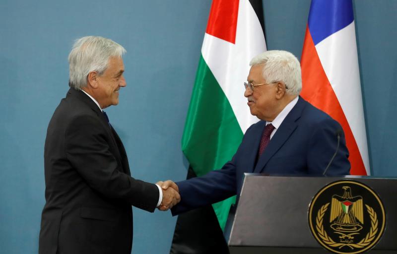 Piñera insta en Ramala a dar un paso adelante para lograr un acuerdo de paz