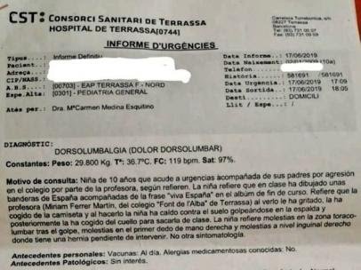 Denuncian la agresión de una profesora a una alumna en Tarrasa por pintar una bandera de España