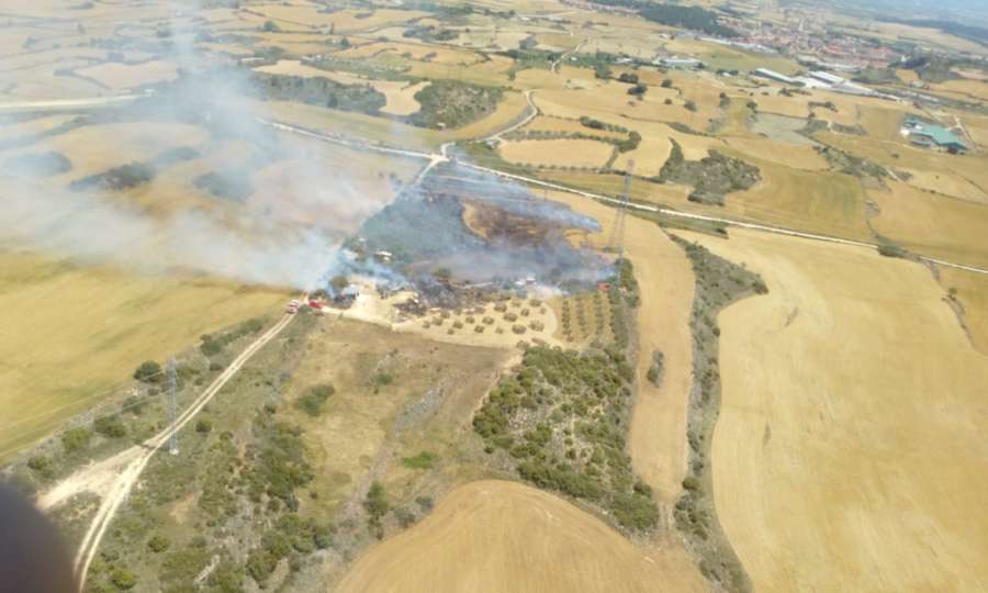 Un incendio quema 3 hectáreas de monte bajo y cereal en Tafalla