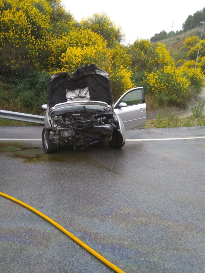 Herido un conductor tras salir volando 5 metros su vehículo en la A 12, autovía del Camino