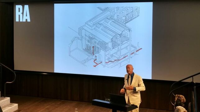 Norman Foster busca 