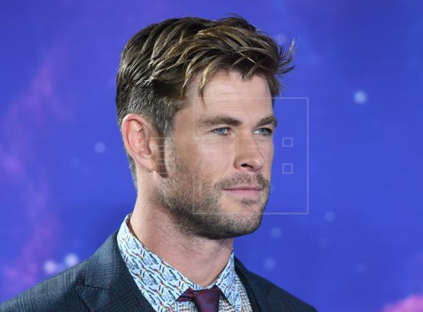 Chris Hemsworth con 