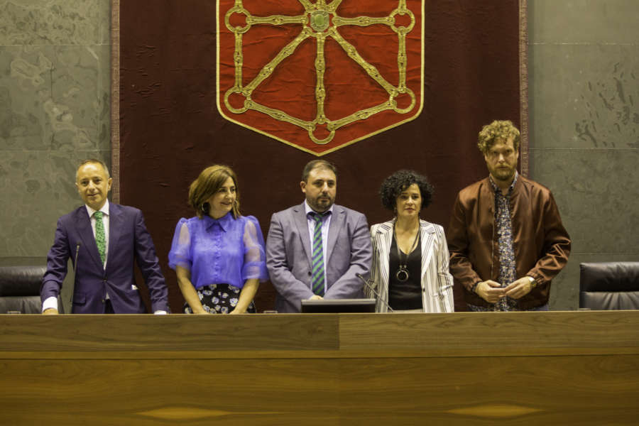 El martes la Mesa del Parlamento estudiará su ampliación
