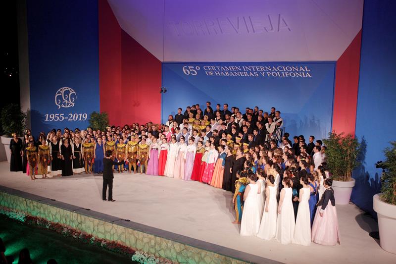 Un coro filipino gana el 65 certamen internacional de Habaneras de Torrevieja