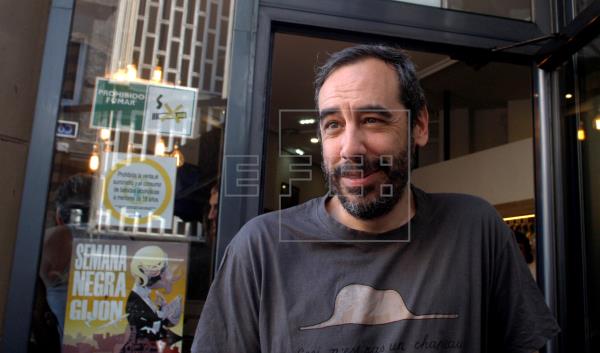 Carlos Bassas y Juan Sasturain ganan el premio Hammett de novela negra