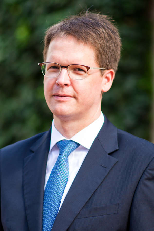 Director general del IESE: “El primer trabajo de un directivo es de servicio”