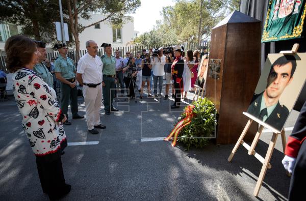 Mallorca rinde homenaje a las dos últimas víctimas de ETA en España