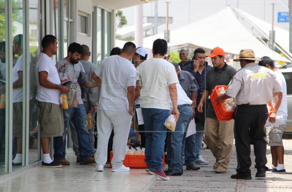 México avisa que no será tercer país seguro y condena restricciones de EE.UU.