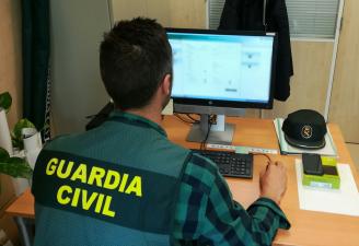 Detenida una murciana por estafar a una persona de Corella más de 6.000 euros a través de Internet