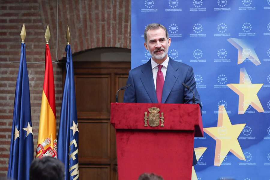 El rey reivindica los municipios como 