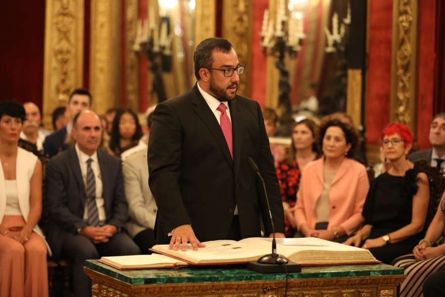 Remírez apuesta por desarrollar ley de Policía Foral “con máximo consenso”