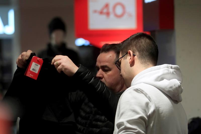El crédito al consumo se desacelera en junio seis décimas y crece al 4,1 por ciento