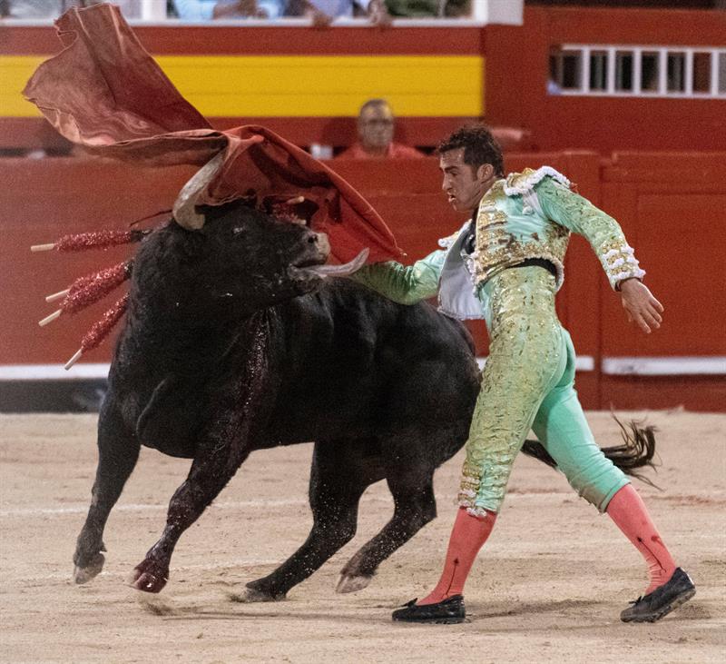 El Fandi protagoniza la vuelta triunfal de los toros a Palma