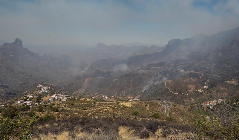 Sigue sin control el incendio de Gran Canaria, que afecta ya a mil hectáreas