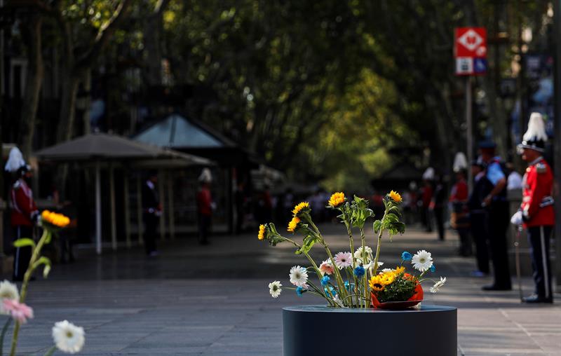 Barcelona conmemora con las víctimas divididas el segundo aniversario del 17A