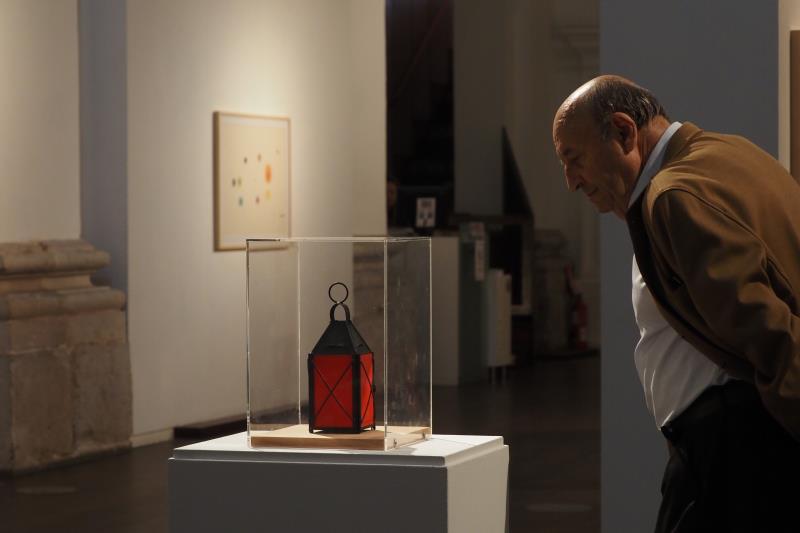 Exposición reúne a Brossa y Miró, vidas paralelas y caminos convergentes