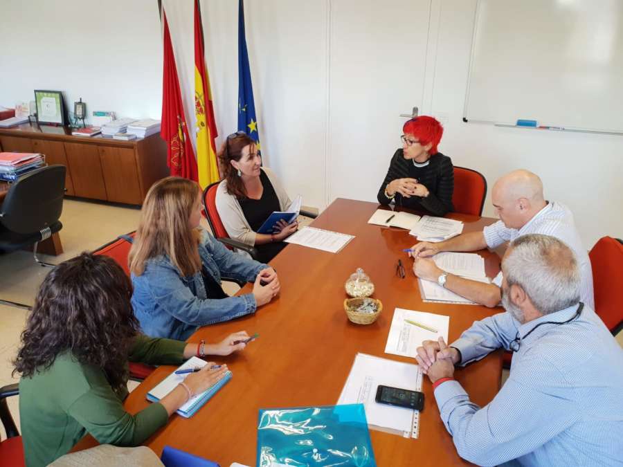 La alcaldesa de Burlada se reúne con la consejera para impulsar el Centro de Salud de Ripagaina